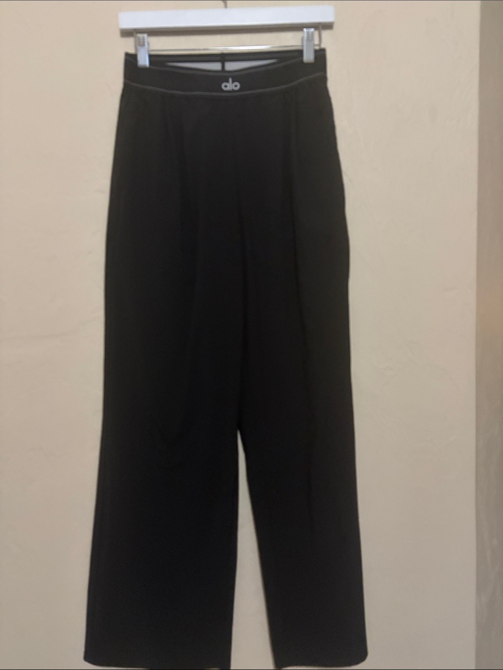 ALO Black Suit Up Trouser. Regular. Excellent Condition!